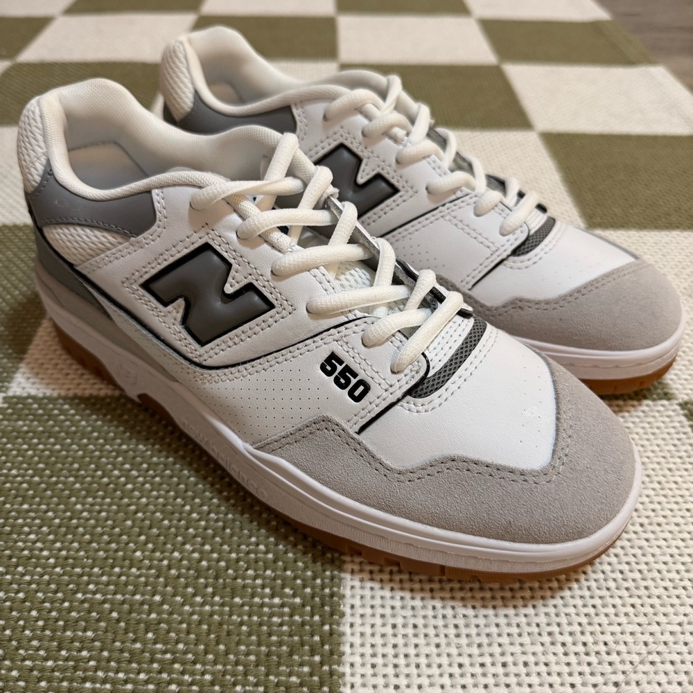 New Balance 550 Athletic Sneakers White Gray 8.5 women’s - Picture 3 of 9